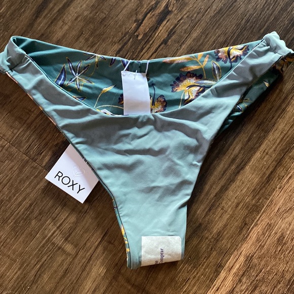 NWT ROXY softly love reversible swim bottoms size S - Picture 3 of 4